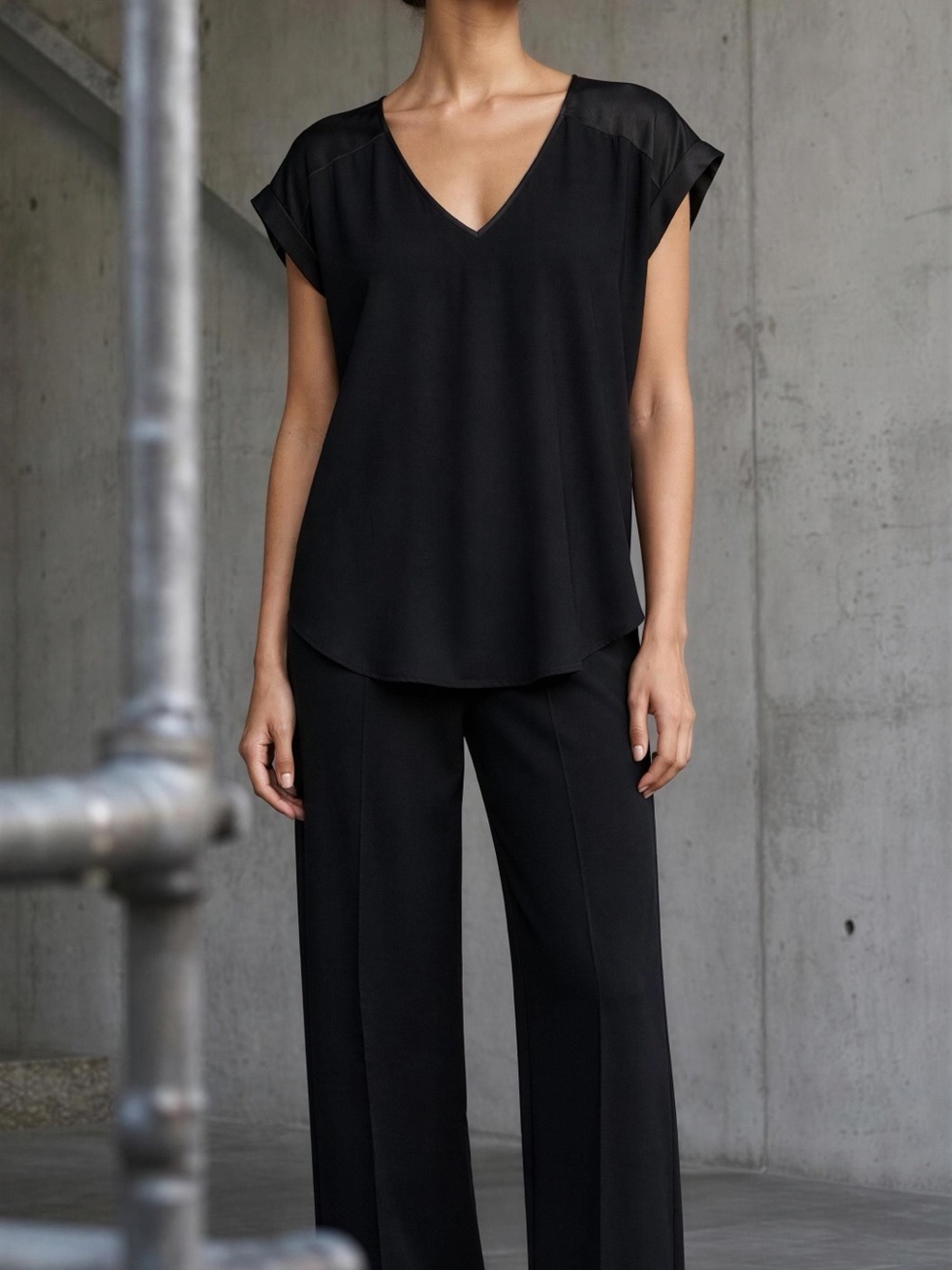 Express Black V-Neck Short Sleeve Blouse